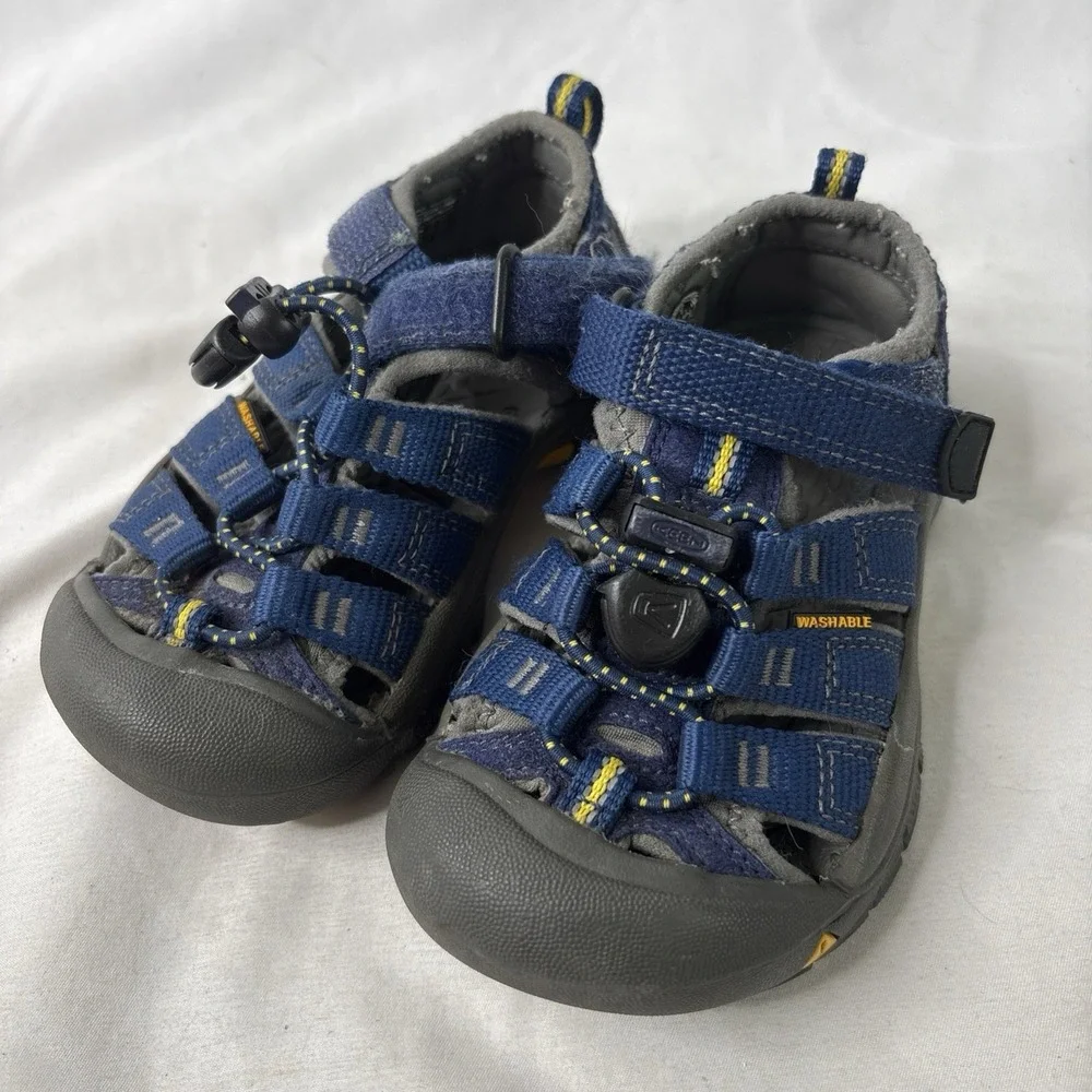 Keen Newport H2 Blue Sandals Kid Sz 8 Waterproof Outdoor Hiking Fisherman Shoes